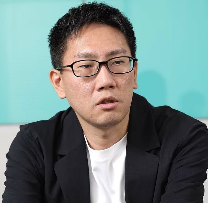 日本投資のグラフとLINEアイコン